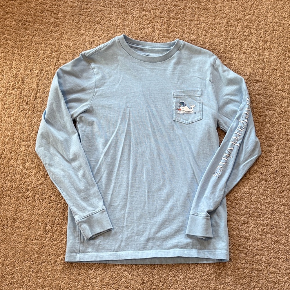 Like new vineyard vines Light Blue snowman tee, size M